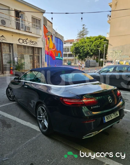 Mercedes E-class Blue