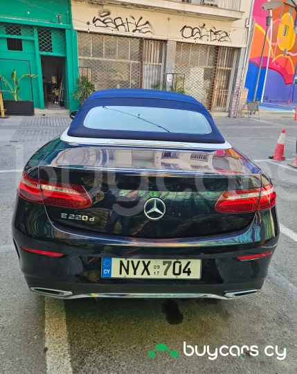 Mercedes E-class Blue