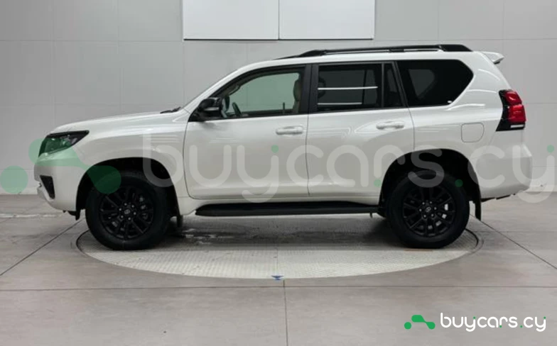 Toyota Land Cruiser Prado Белый