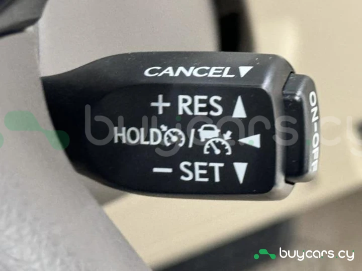 Toyota Land Cruiser Prado Белый