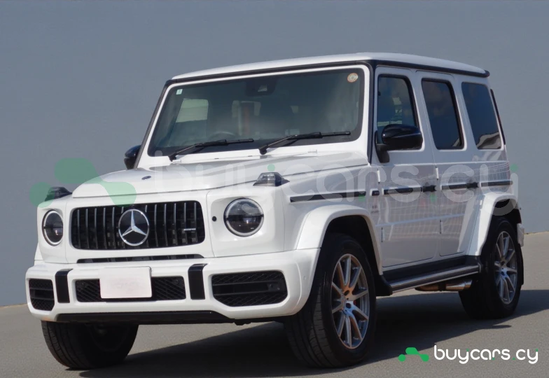 Mercedes G-class White