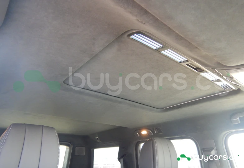 Mercedes G-class White