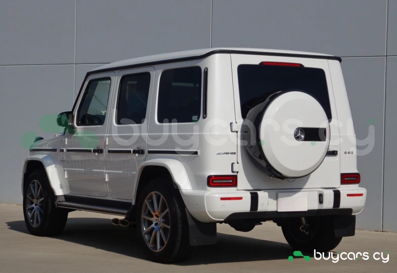 Mercedes G-class White