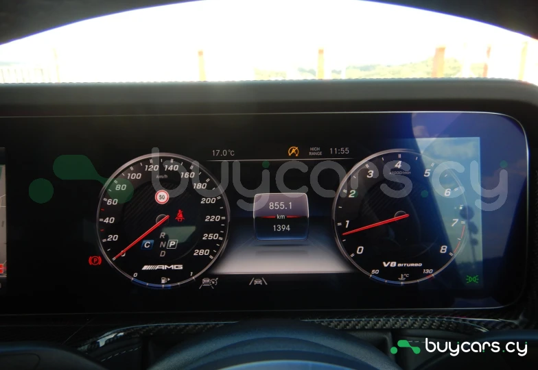 Mercedes G-class White