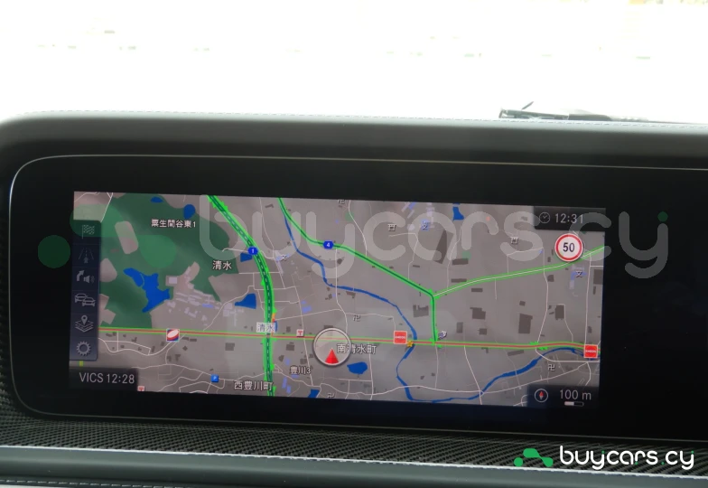 Mercedes G-class White