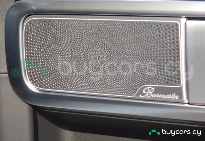 Mercedes G-class White