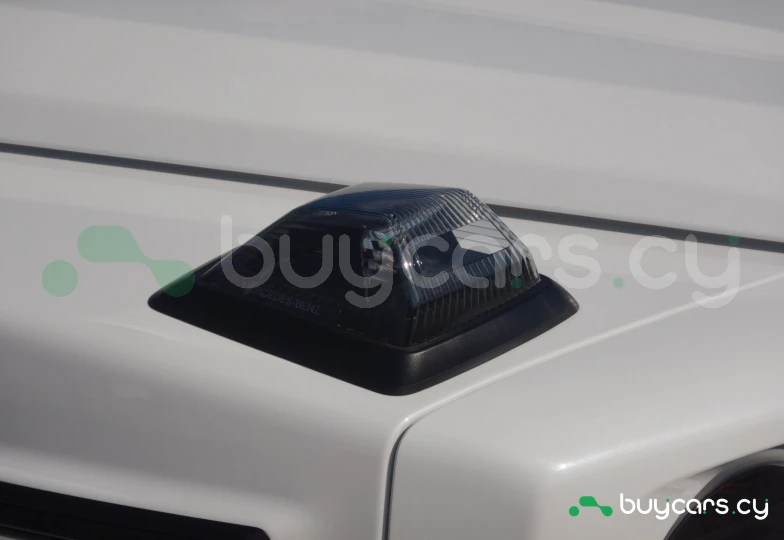 Mercedes G-class White