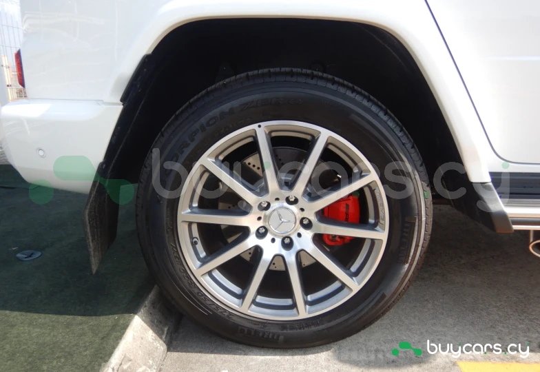 Mercedes G-class White