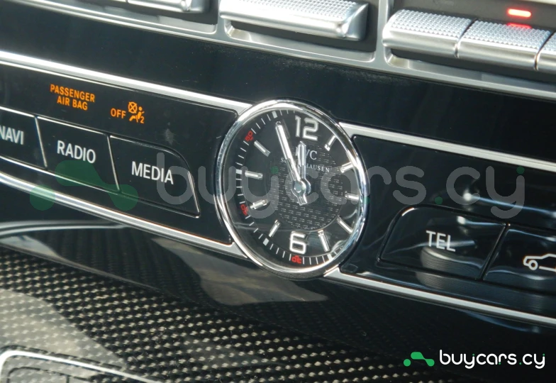 Mercedes G-class White