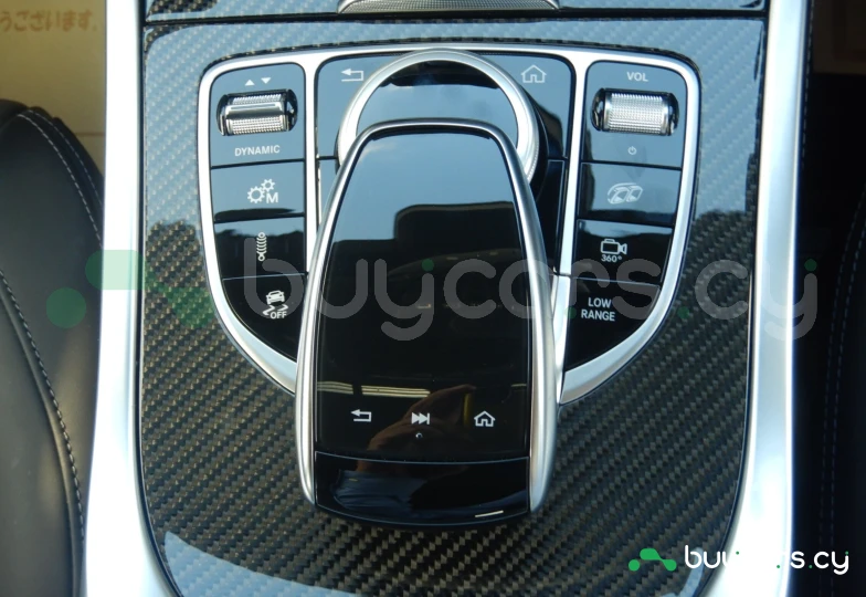 Mercedes G-class White