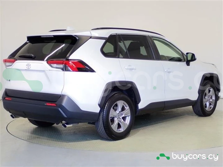 Toyota RAV4 Белый