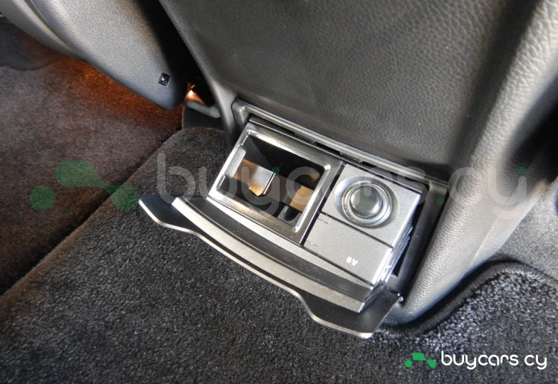 Mercedes G-class White