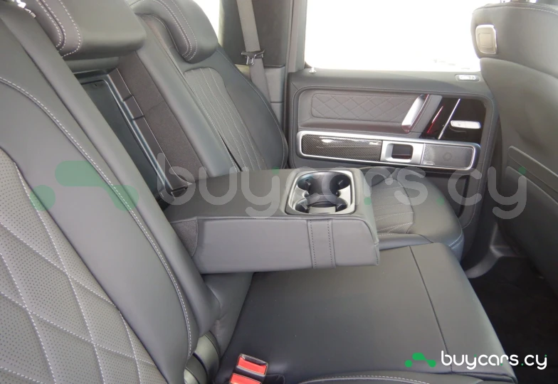 Mercedes G-class White