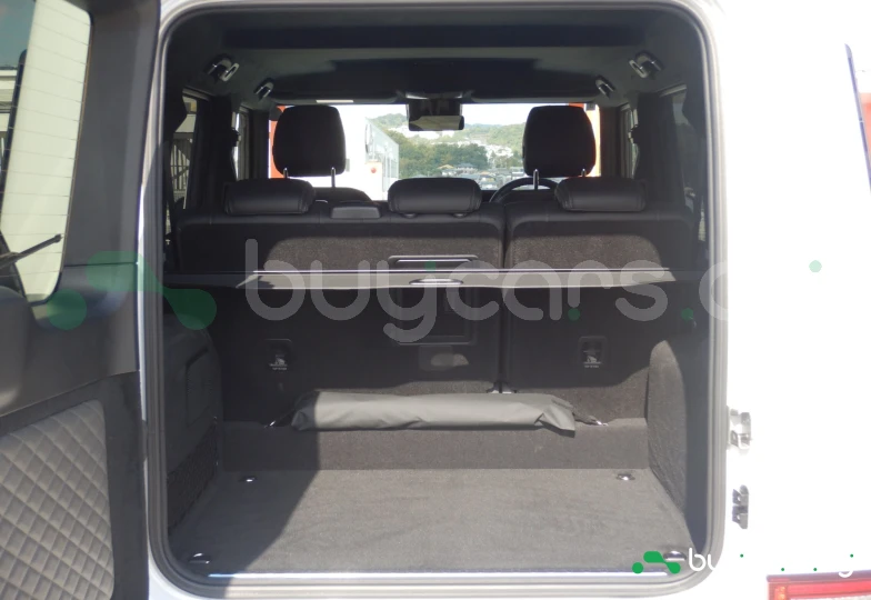 Mercedes G-class White