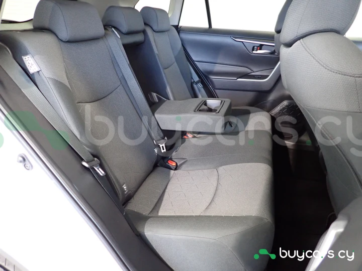 Toyota RAV4 Белый