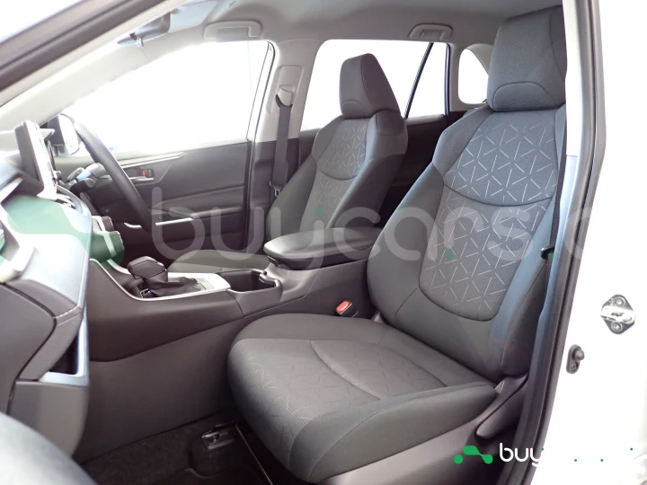 Toyota RAV4 Белый