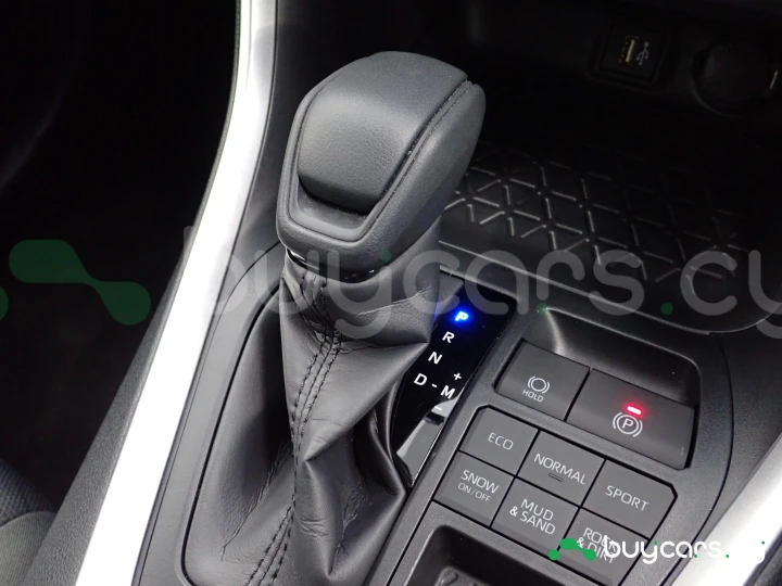 Toyota RAV4 Белый