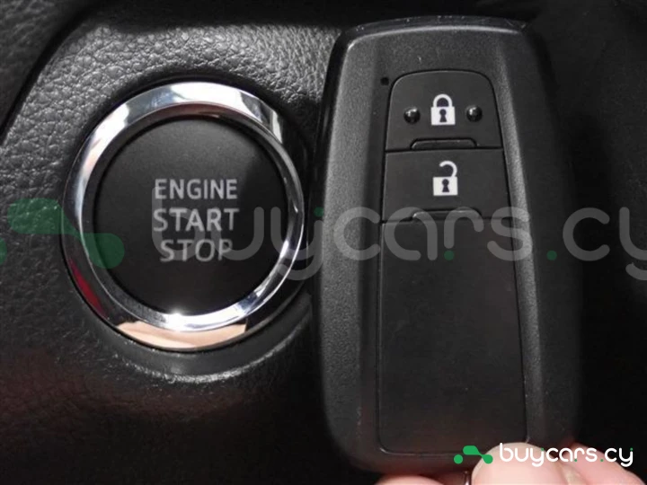 Toyota RAV4 Белый