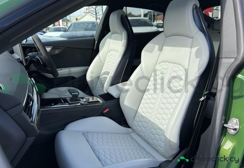 Audi RS5 Зеленый