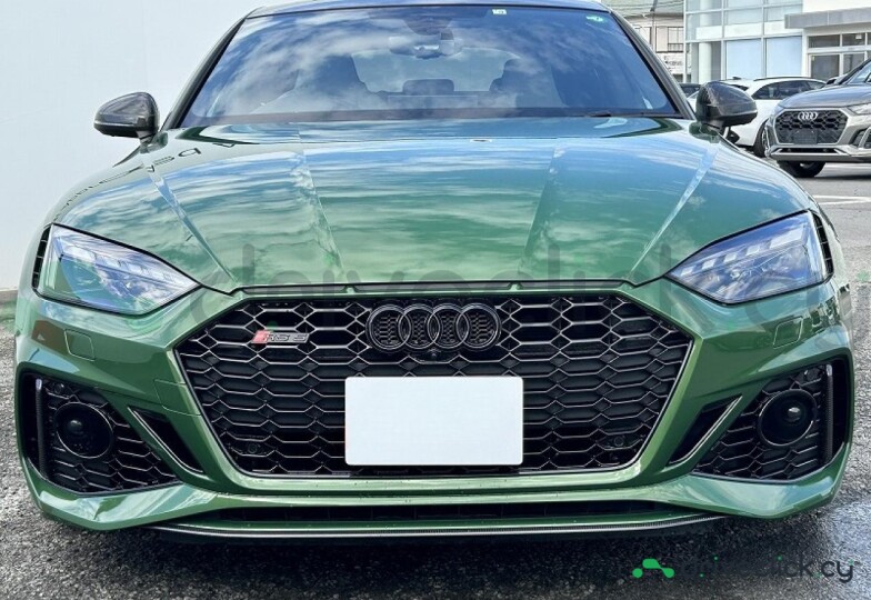 Audi RS5 Зеленый