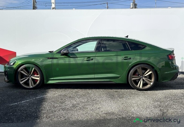 Audi RS5 Зеленый