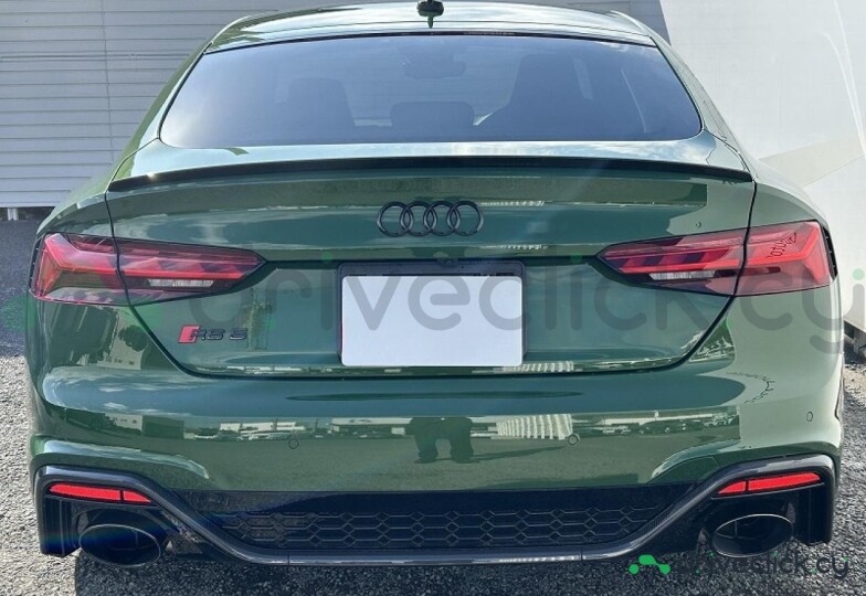 Audi RS5 Зеленый