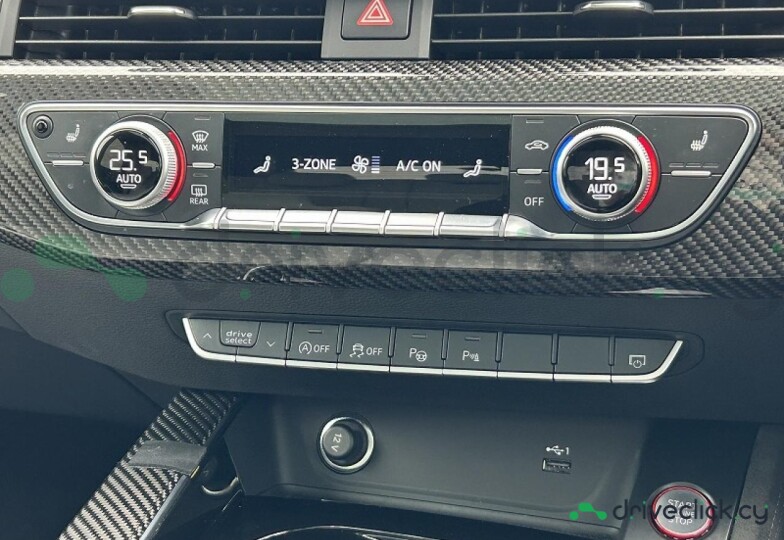 Audi RS5 Зеленый