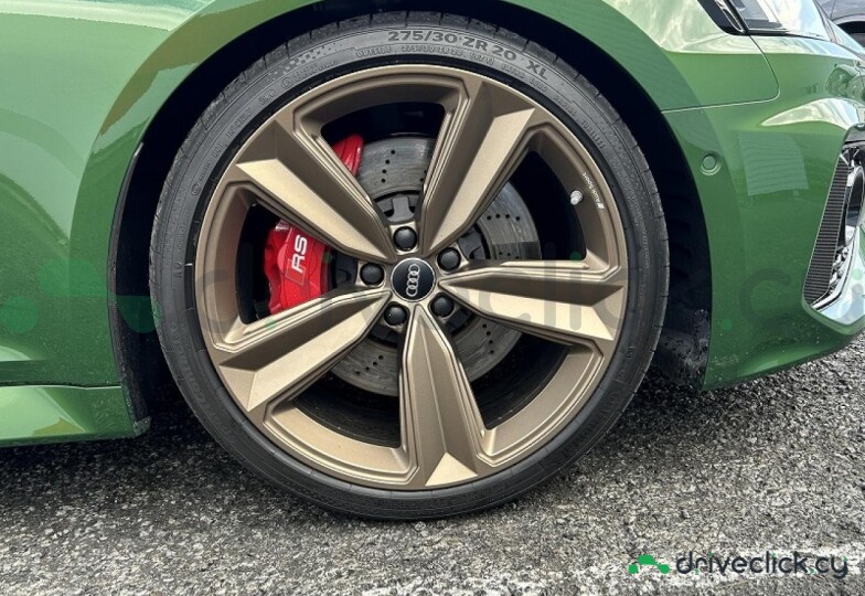 Audi RS5 Зеленый