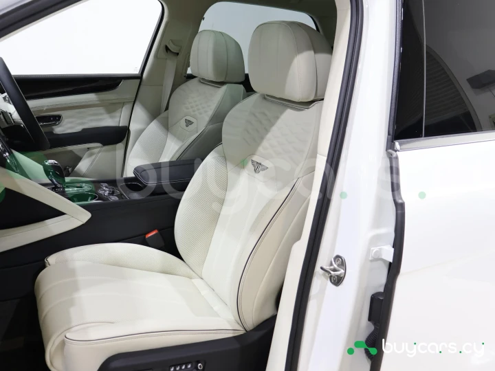 Bentley Bentayga Белый