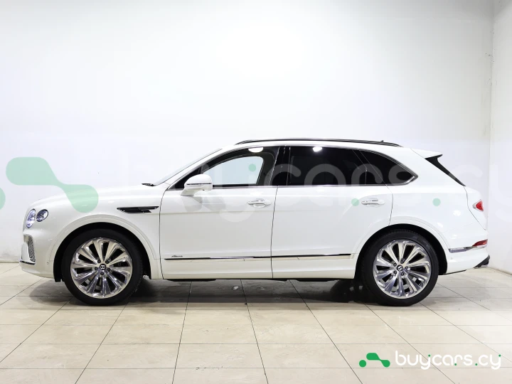 Bentley Bentayga Белый