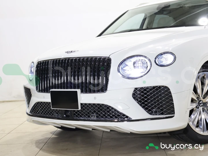 Bentley Bentayga Белый