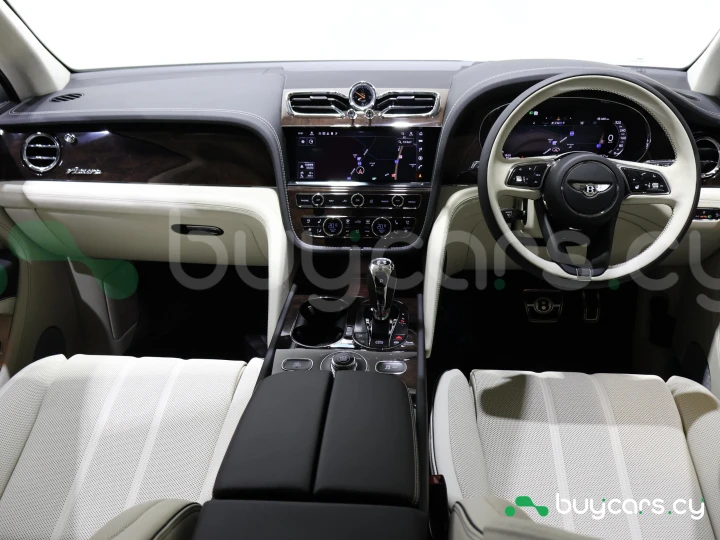 Bentley Bentayga Белый