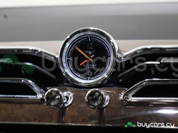 Bentley Bentayga Белый