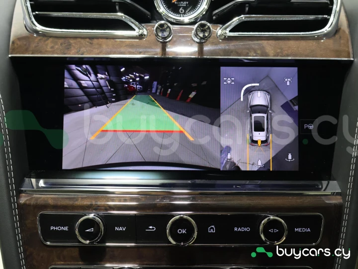 Bentley Bentayga Белый