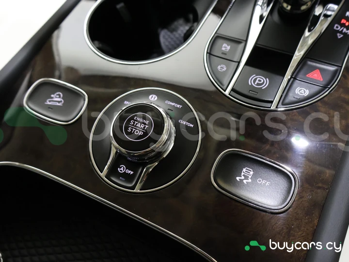 Bentley Bentayga Белый