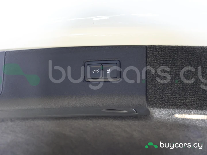 Bentley Bentayga Белый