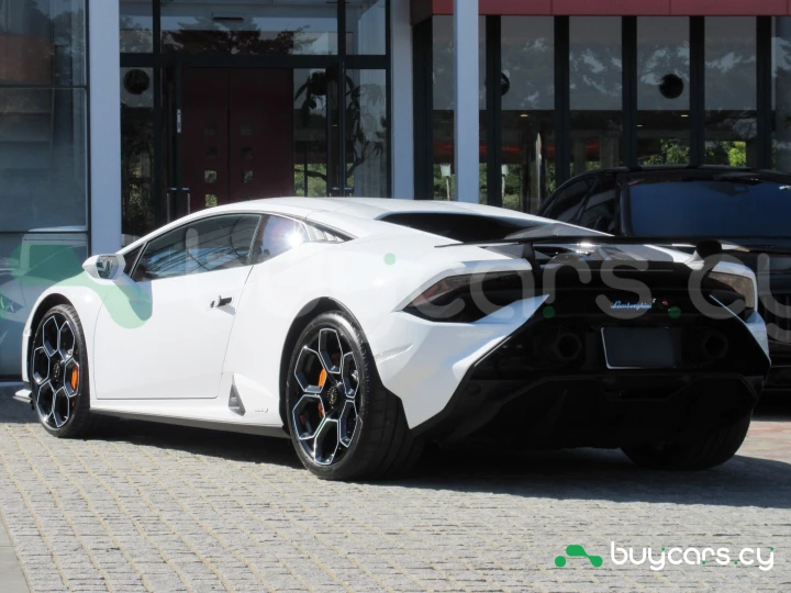 Lamborghini Huracan Белый