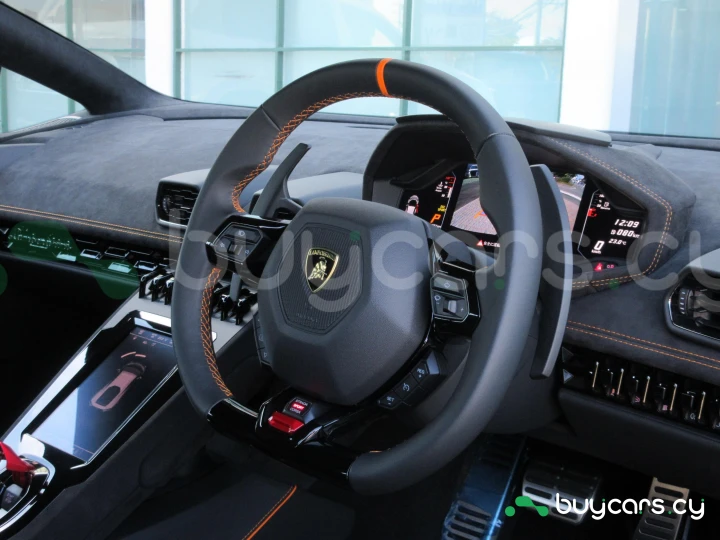 Lamborghini Huracan Белый