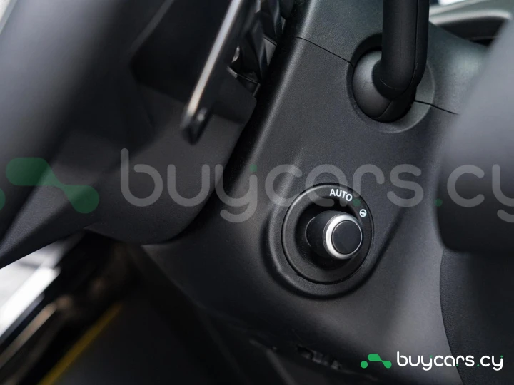 Land Rover Range Rover Velar Синий