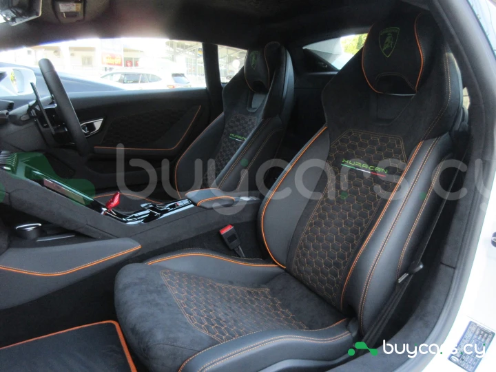 Lamborghini Huracan Белый