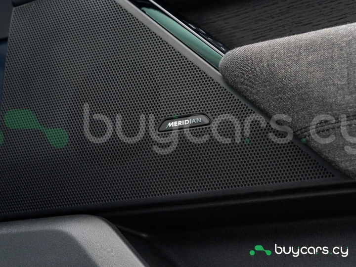 Land Rover Range Rover Velar Синий