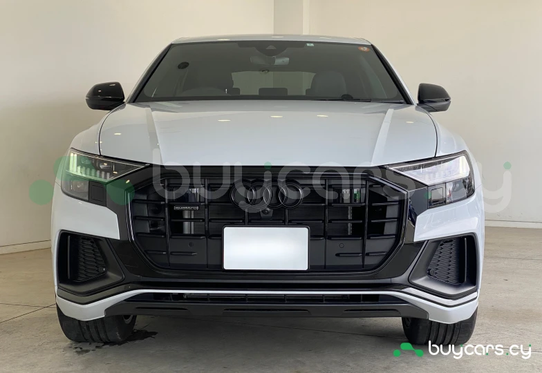 Audi Q8 Белый