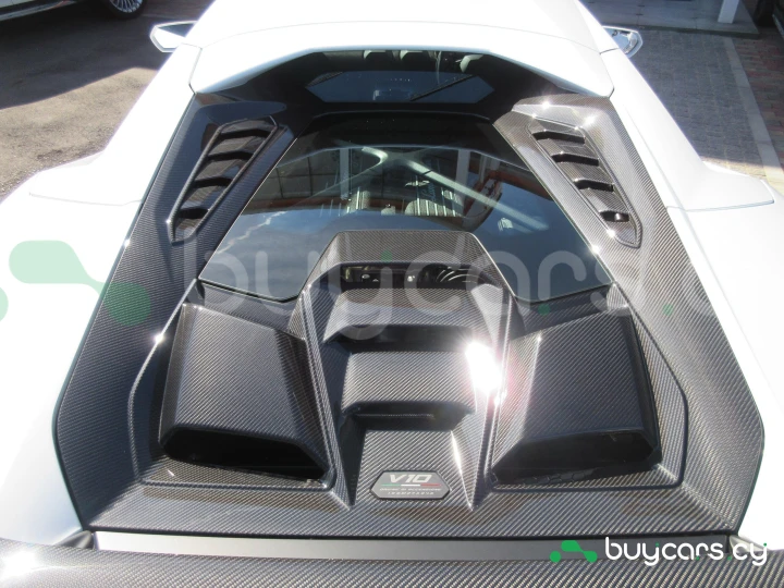 Lamborghini Huracan Белый