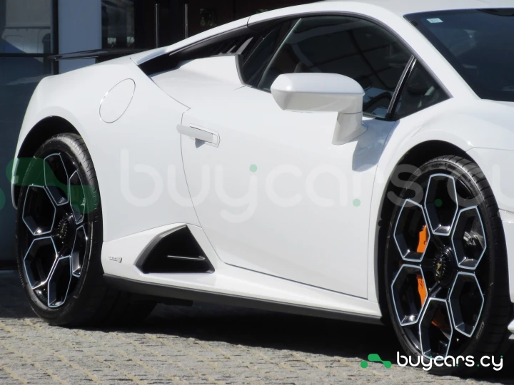 Lamborghini Huracan Белый