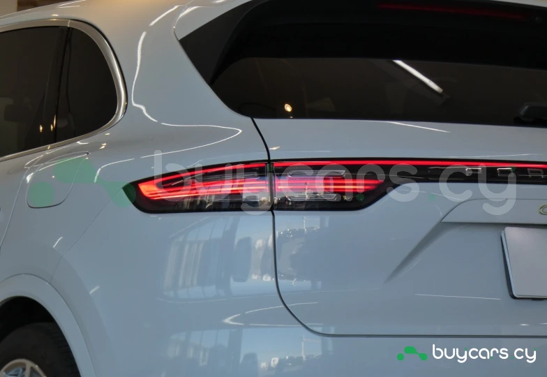 Porsche Cayenne Белый