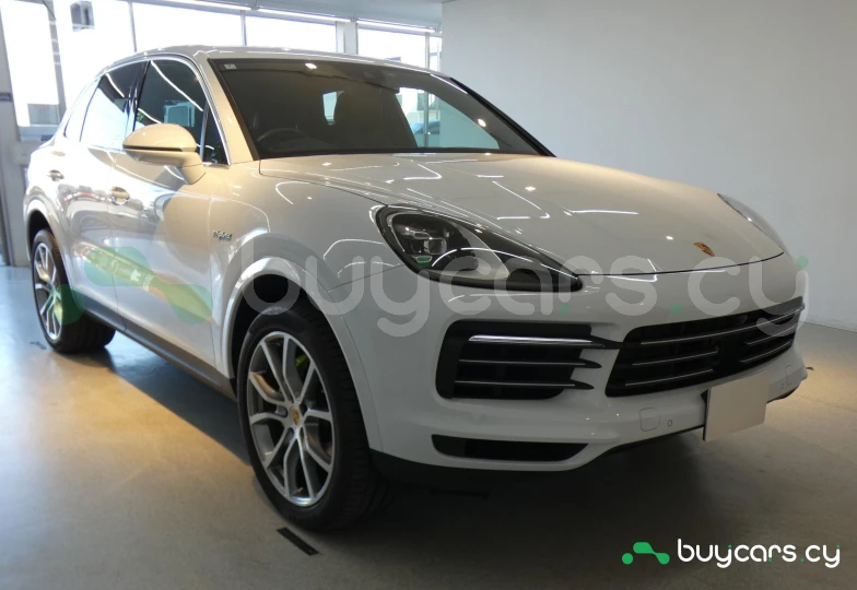 Porsche Cayenne Белый