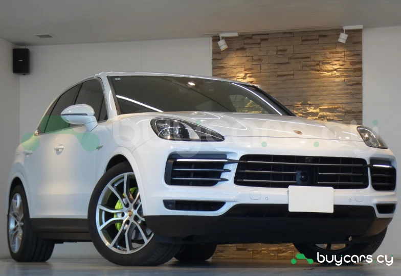 Porsche Cayenne Белый