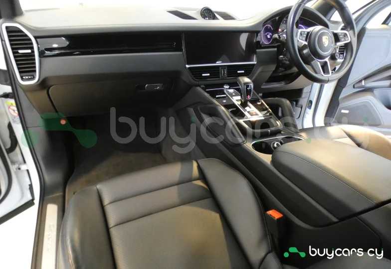 Porsche Cayenne Белый