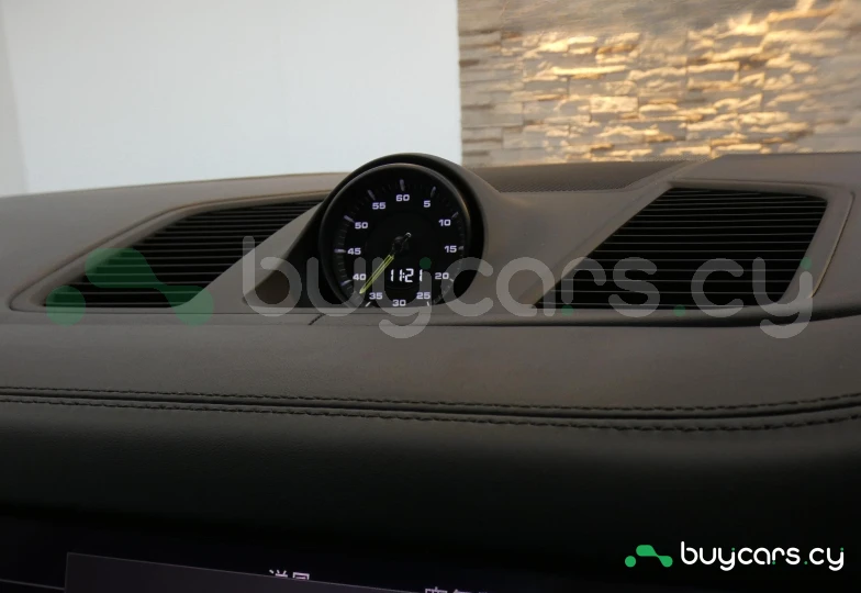 Porsche Cayenne Белый