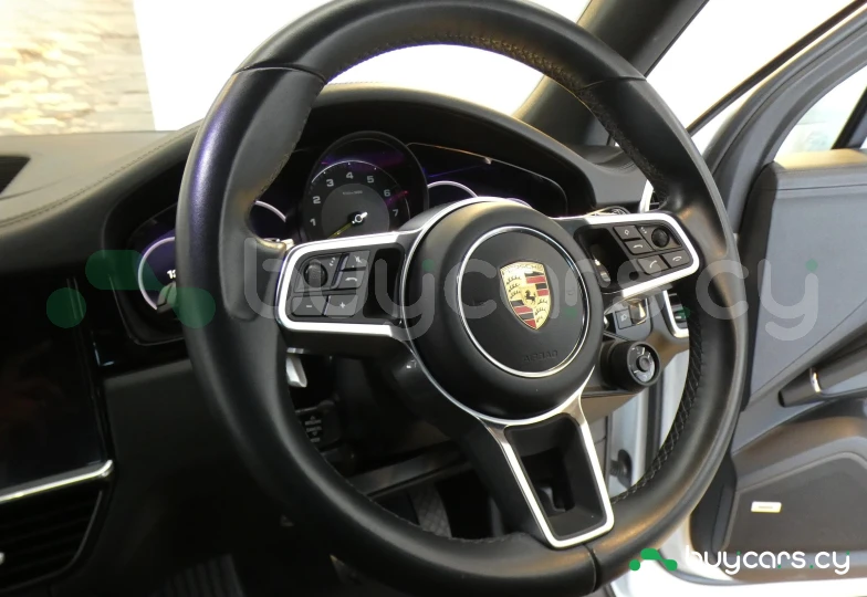 Porsche Cayenne Белый